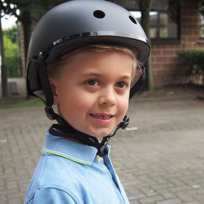 Maxxus Kinderhelm Black (53-58cm) met LED-licht - Afbeelding 2