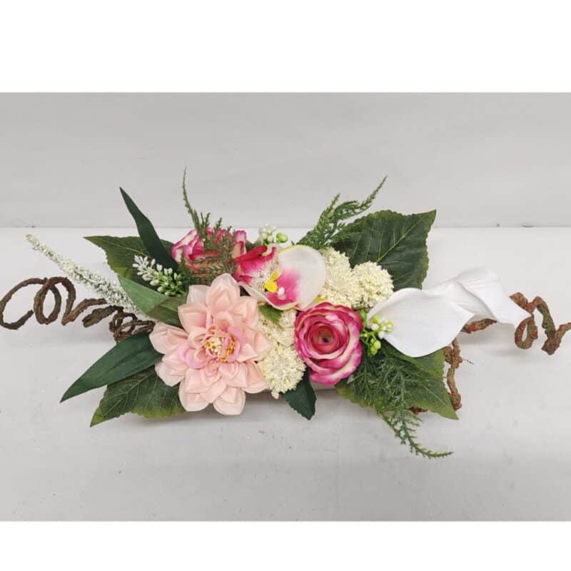 Bloemstuk roos/dahlia/calla l50xb20xh16cm